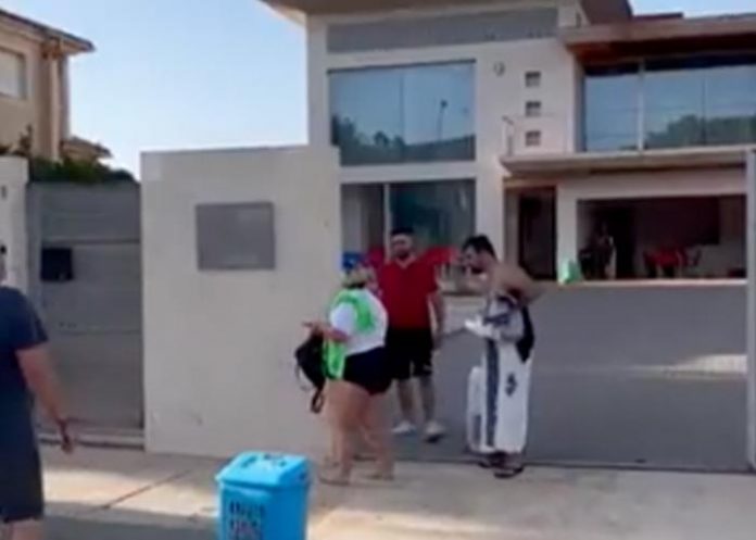 En España los sacan a palos limpios por descarados