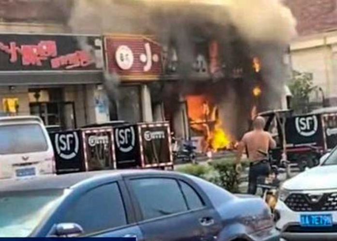 china1 Voraz incendio en un restaurante en China deja 17 muertos y tres heridos