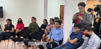 Premiación del concurso de investigación por parte del MINJUVE
