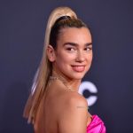 Dua Lipa casi provoca infarto al posar «desnudita y llena de espuma» Desnudita y bañada de espuma Dua Lipa rompió censura