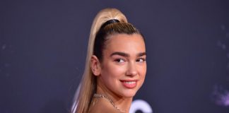 Desnudita y bañada de espuma Dua Lipa rompió censura