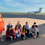 "Migra" detiene a 13 migrantes a punto de subirse jet privado de 'coyote'