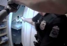 Policía de Estados Unidos mata a tiros a joven afroamericano desarmado Policía de Estados Unidos mata a tiros a joven afroamericano desarmado