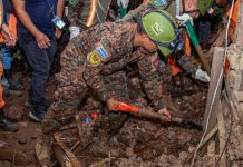 Siete personas murieron soterradas tras un alud de tierra en El Salvador Siete personas murieron soterradas tras un alud de tierra en El Salvador