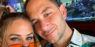 Sorprendió a su esposo con un trío y están contentos 