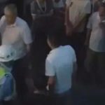 Padre se enamora del novio de su hija y se lo grita 