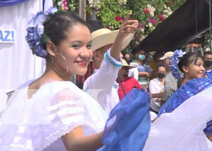 este si es nueva segovia xd Jinotega, Nueva Segovia, Bilwi y Siuna desfilan celebrando la batalla de San Jacinto