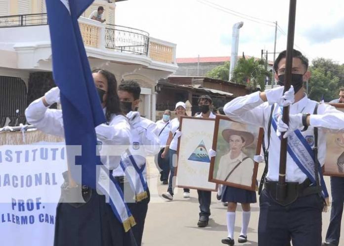 Desfile patrio desde las calles de Estelí