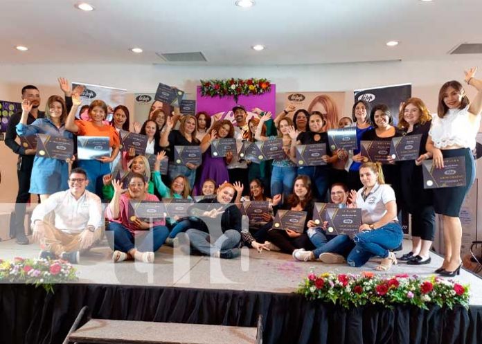 Importadora Clio realiza cierre del lanzamiento de colección año 2022