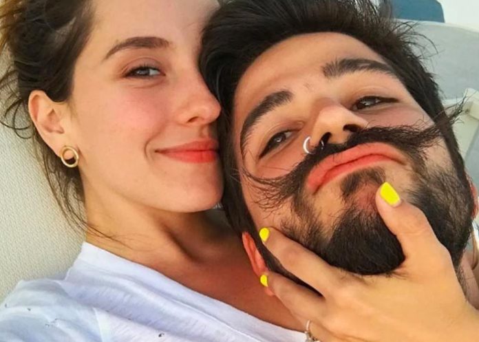 eva1 Evaluna exhibe a Camilo en la ducha y la critican