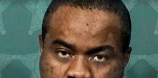 Tras las rejas está un pastor en Florida acusado de abusar de dos jóvenes