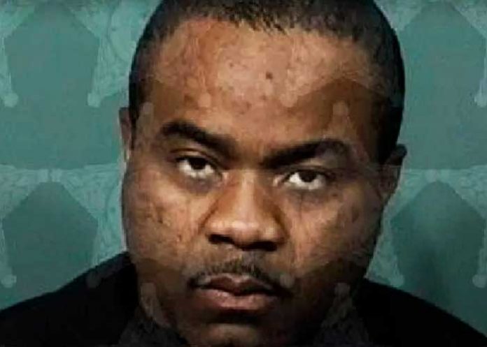 Tras las rejas está un pastor en Florida acusado de abusar de dos jóvenes