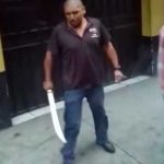 ¡Todo por un pasaje! Machetean a conductor de bus y a su ayudante en Guatemala ¡Todo por un pasaje! Machetean a conductor de bus y a su ayudante en Guatemala