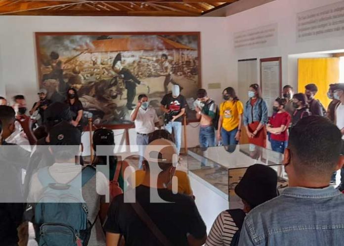 Visita de estudiantes de Managua a la Hacienda San Jacinto