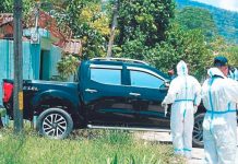 ¡Violencia sin control! Falsos policías masacran a tiros a pareja en Honduras ¡Violencia sin control! Falsos policías masacran a tiros a pareja en Honduras