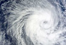 Huracán "Kay" se intensifica a categoría dos cerca del Pacífico de México