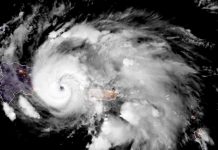 Tras azotar Puerto Rico, huracán Fiona toca tierra en República Dominicana Tras azotar Puerto Rico, huracán Fiona llega a República Dominicana