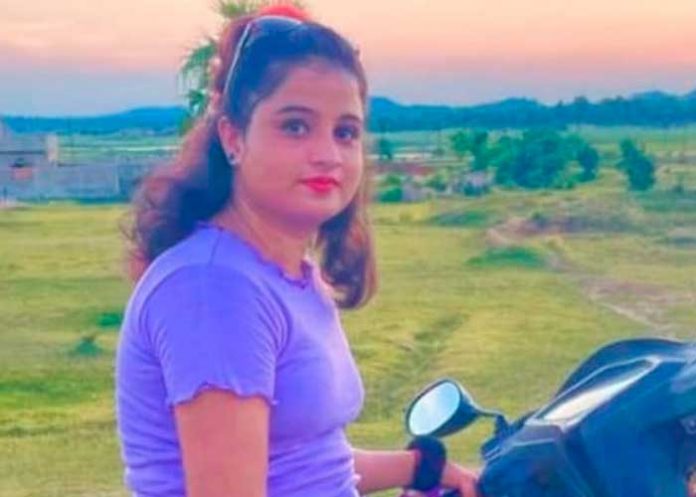 Hombre en la India quema viva a una joven porque lo despreció ¡Horror!