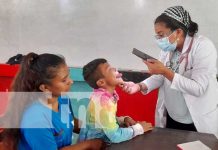 Hasta lo profundo de Jocote Dulce, llegan las clínicas móviles en Managua Atención de clínica móvil en Jocote Dulce, Distrito I de Managua