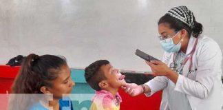 Atención de clínica móvil en Jocote Dulce, Distrito I de Managua