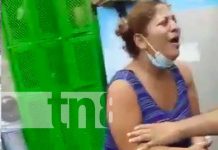 ¡Golosa! Agarran a «ganchera» con tasajo de carne robado en un súper (VIDEO) Atrapan a mujer ganchera robando en un súper de Nagarote