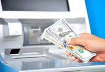 Metió la tarjeta en el cajero y soltó el inexplicable monto