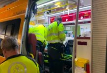 ¡De locura! Da a luz a «nenita» en pleno carro ayudada solo por su marido Mujer de 31 años ha dado a luz en un carro