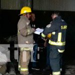 Bodega recicladora en Managua casi se reduce a cenizas Bodega recicladora en Managua casi se reduce a cenizas