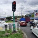 La muerte alcanzó a dos motorizados en trágico accidente en Managua Mortal accidente de tránsito en semáforos de Lozelsa, Managua