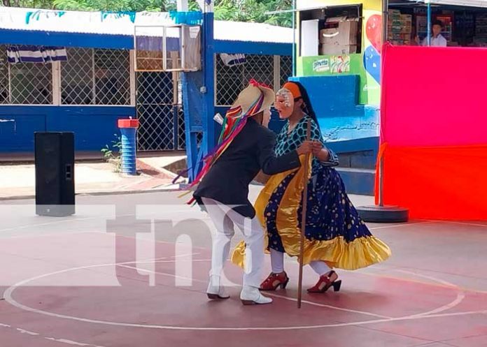 managua2 Estudiantes muestran sus destrezas en festival de bailes folclóricos