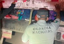 Desesperante llamado de auxilio de 121 migrantes abandonados en Nuevo León Abandonan en condiciones deplorables a 121 migrantes en Nuevo León, México