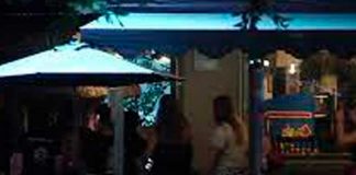 Por no querer agarrar el "micrófono" desata tiroteo en un karaoke en Florida