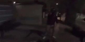 Dos delincuentes armados que llegaron en una moto