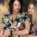 Mario y Broni celebran el primer mes de su bebé