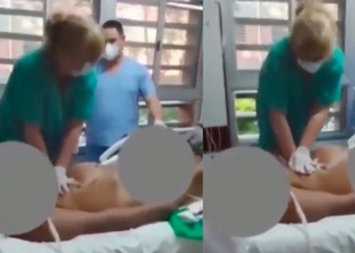 Sonríen mientras intentan reanimar a paciente muerto