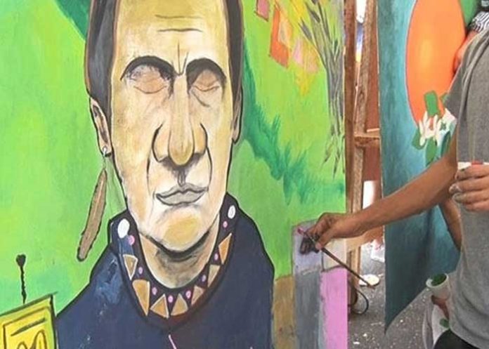 Joven pintor muestra su arte en Nicaragua