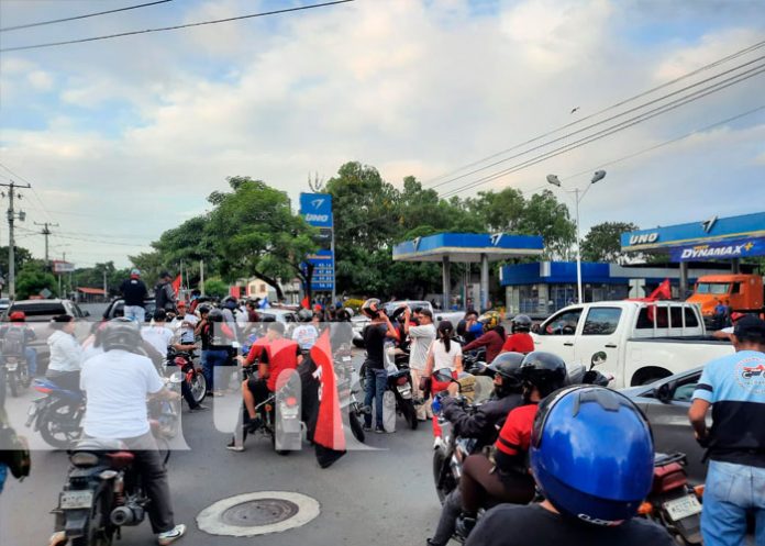 Alegre diana en saludo a la patria en el Distrito IV de Managua