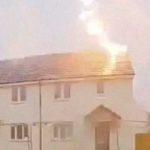 ¡Qué salados! Cae rayo en casa su recién construida en Reino Unido ¡Qué salados! Cae rayo en su casa recién construida en Reino Unido