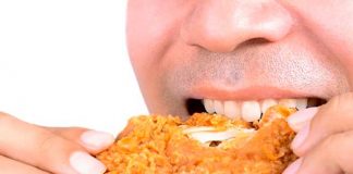 ¡Ojo a este dato! Riesgos y beneficios de comer el pollo ¿con o sin pellejo?