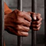 Cadena perpetua para estudiante que descuartizó a sus dos maestras en Suecia Cadena perpetua para estudiante que descuartizó a sus dos maestras en Suecia