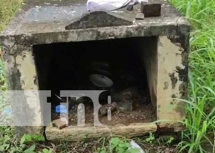 Evidencias de la profanación de tumbas en cementerio de Rivas