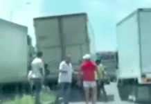 Pelea de choferes termina con uno aplastado bajo las llantas de camión (video)