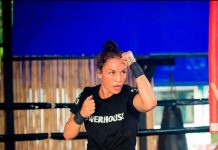 «Peculiar» celebración de peleadora de MMA tras noquear a su rival (Video) "Peculiar" celebración de peleadora de MMA tras noquear a su rival (Video)