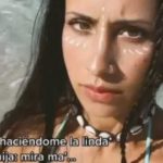 Niña expresa que defecó en el mar y arruina el sexy video de su mamá