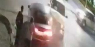 Video viral: Brutal accidente "envió por los aires" a dos peatones