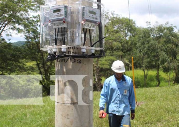 Babilonia comunidad con su sueño hecho realidad, ya tienen luz eléctrica