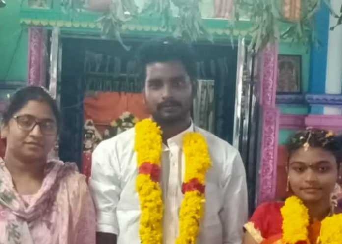 Mujer deja a su esposo casarse con expareja y forman relación poliamor