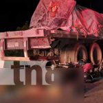 Motociclista pierde la vida tras impactar contra una rastra en Managua Motociclista pierde la vida tras impactar contra una rastra en Managua