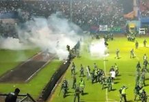 Masacre por un partido de fútbol deja más de 127 muertos en Indonesia