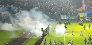 Masacre por un partido de fútbol deja más de 127 muertos en Indonesia